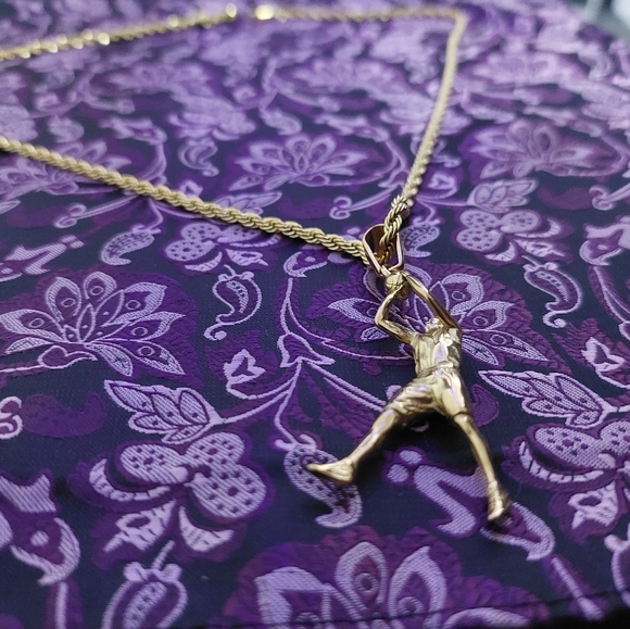 18K Gold Plated Kobe/Jordan 🏀 Basketball Player Pendant and 18K Rope Chain - Picture 9 of 9